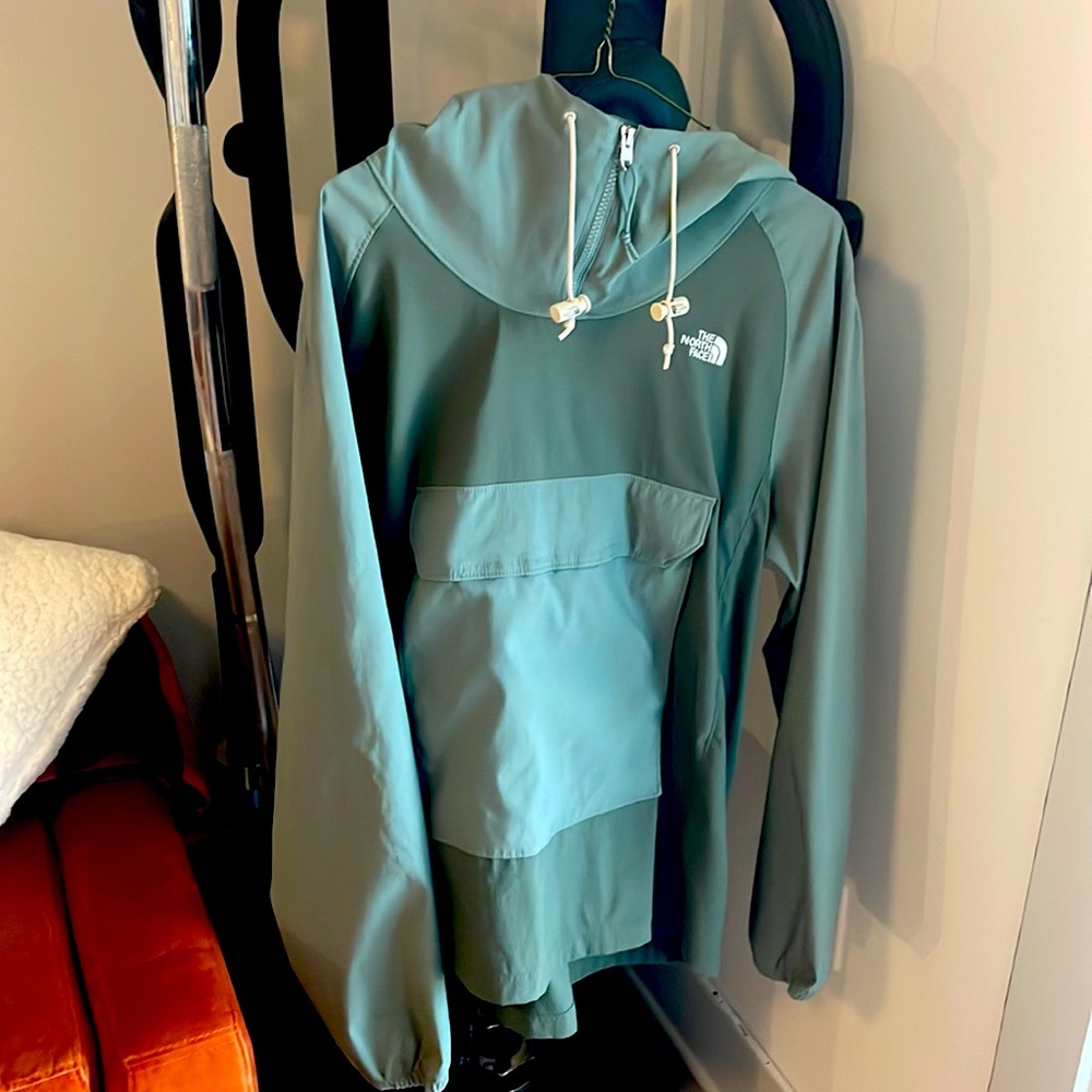 2 tone green 1/4zip north face windbreaker